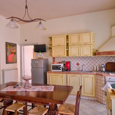 Casa Vacanze Il Gatto Rosso Trecase Екстериор снимка