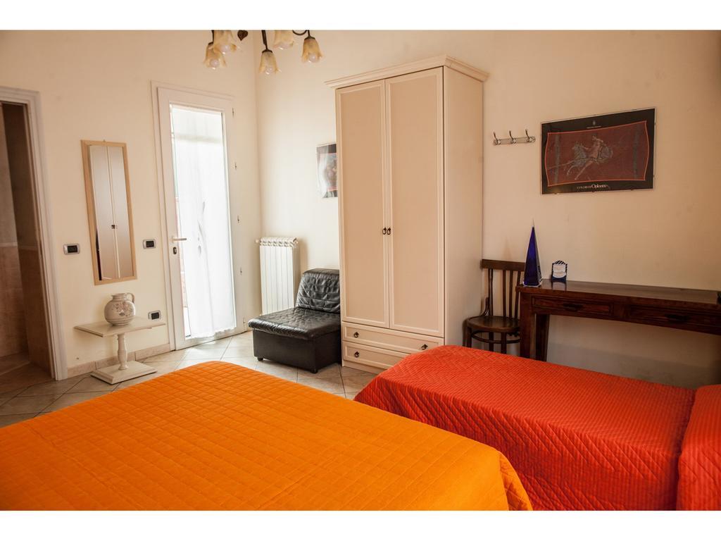 Casa Vacanze Il Gatto Rosso Trecase Стая снимка